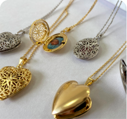 Colar Relic&aacute;rio